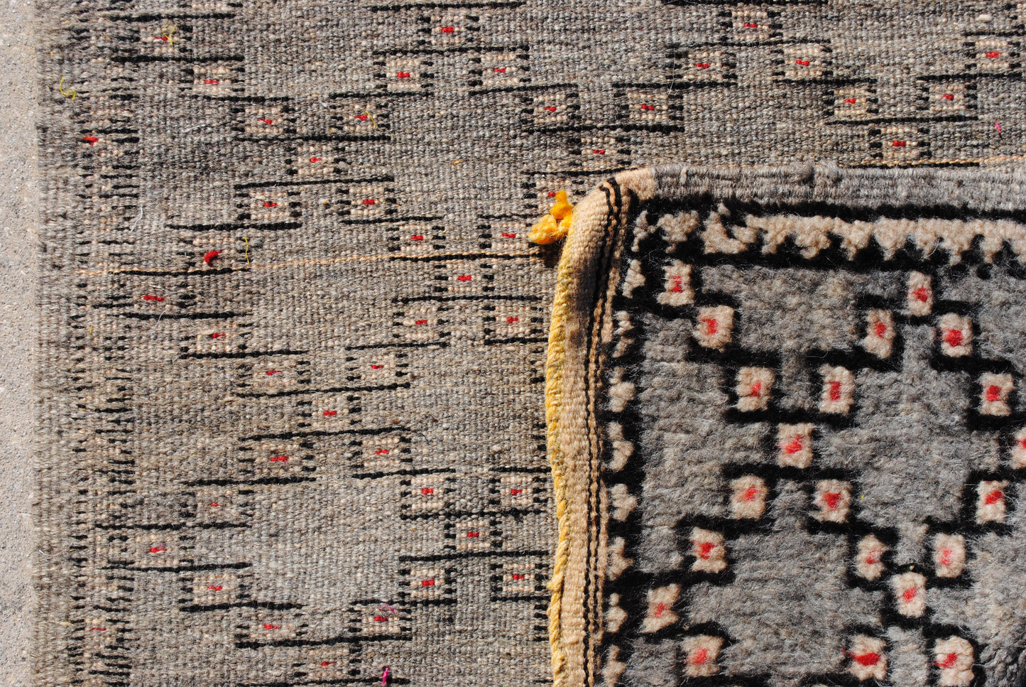 Taznakht Vintage Diamonds - 2'x3'
