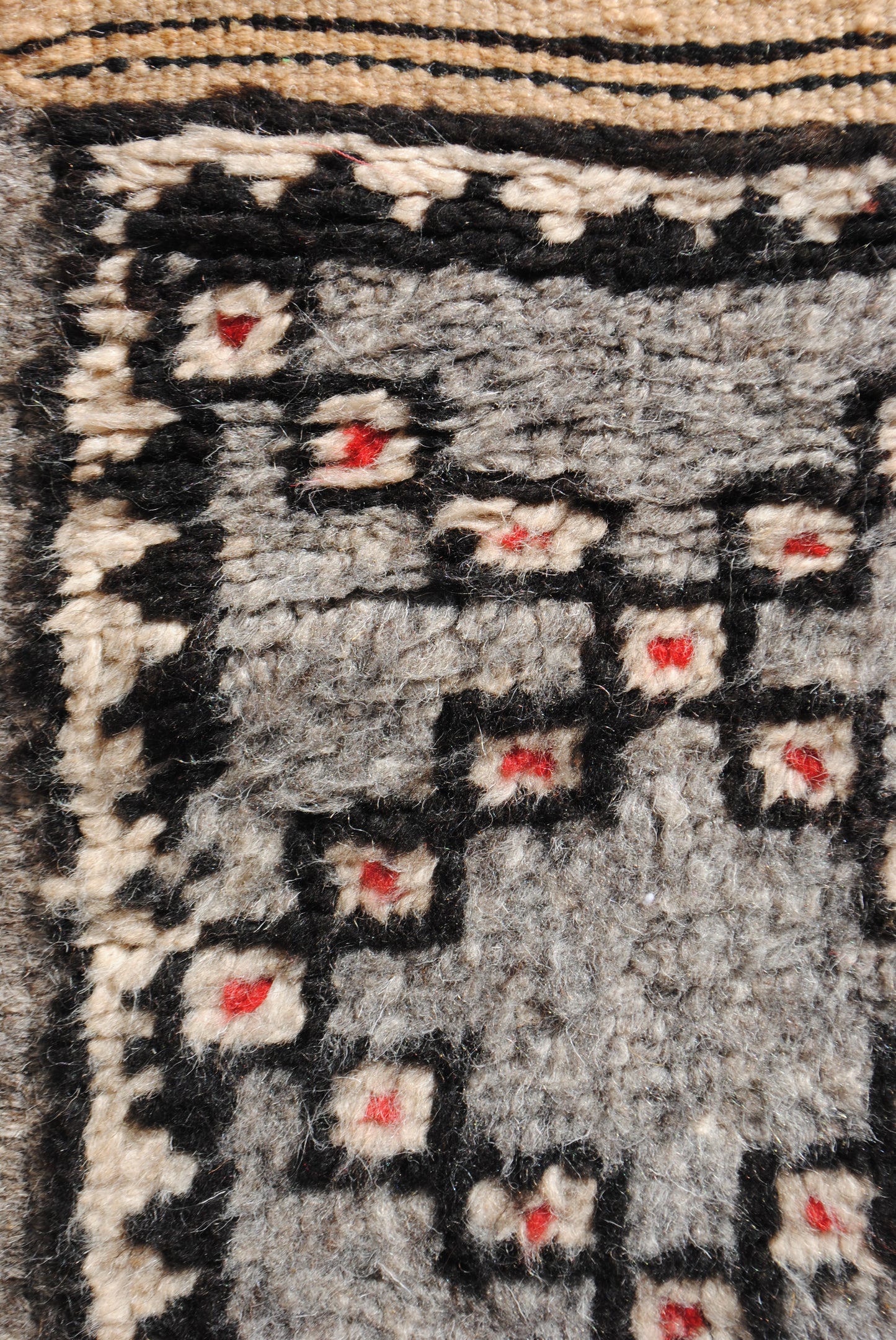 Taznakht Vintage Diamonds - 2'x3'
